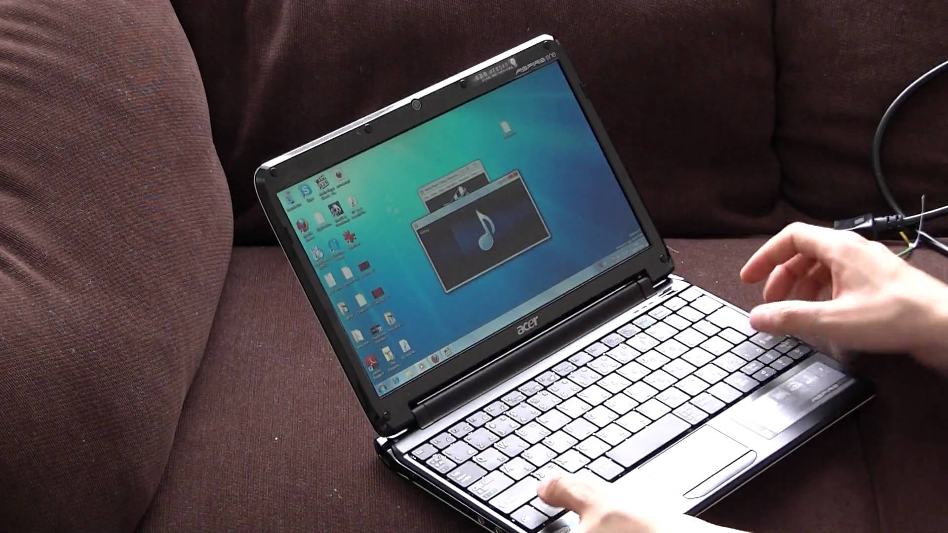 Как использовать ноутбук как телефон. Acer Mini ноутбук 2011. Acer Aspire one 751. Acer Aspire one zg8. Мини ноутбук Lenovo Mini Laptop.