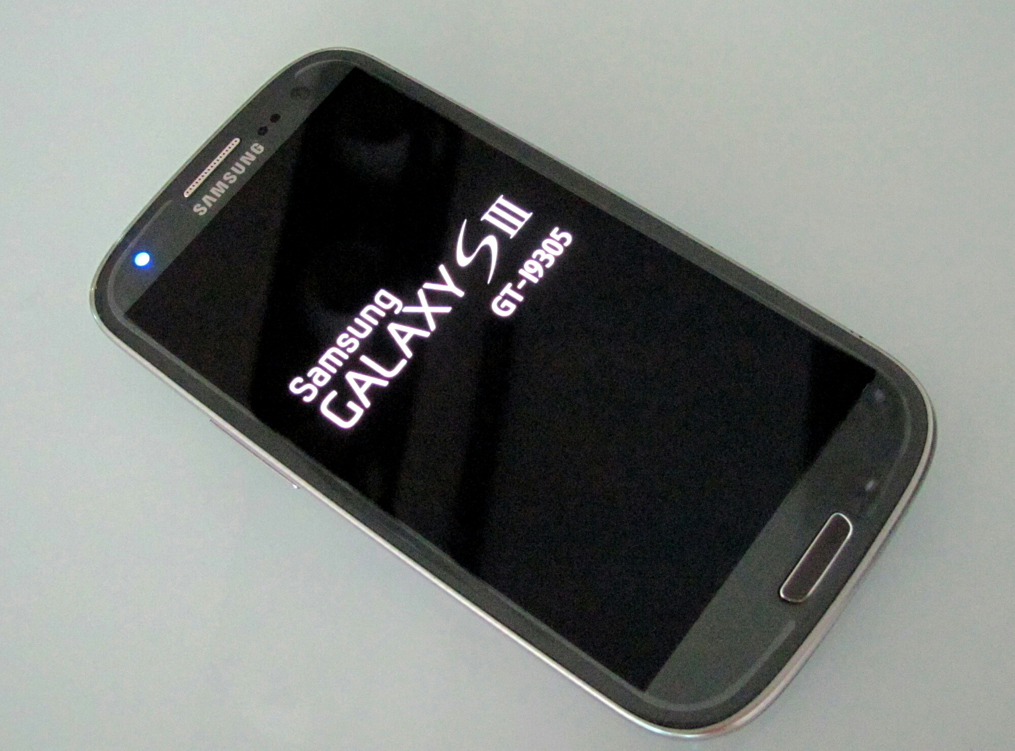 Самсунг gt 3. Samsung s3 i9305. Samsung Galaxy s3 gt i9305. Galaxy s 3 4g gt i9305. Смартфон Samsung Galaxy s III 4g gt-i9305 под крышкой.
